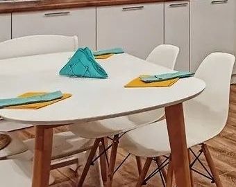 Обеденная группа: стол & Eames DSW